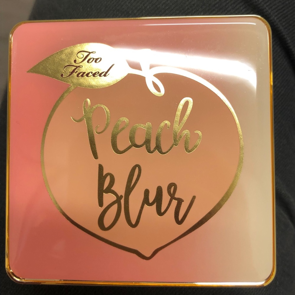 Too faced peach blur finishing powder